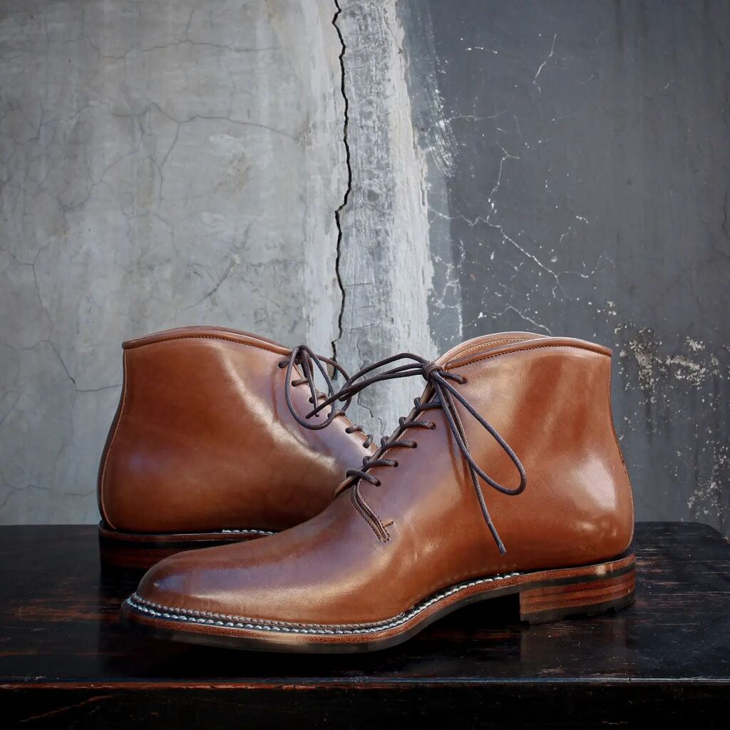 ホースバットを使用したレースアップブーツ | Lace-up boots built with hoursebutt leather. Courtesy of Winson Shoemaker