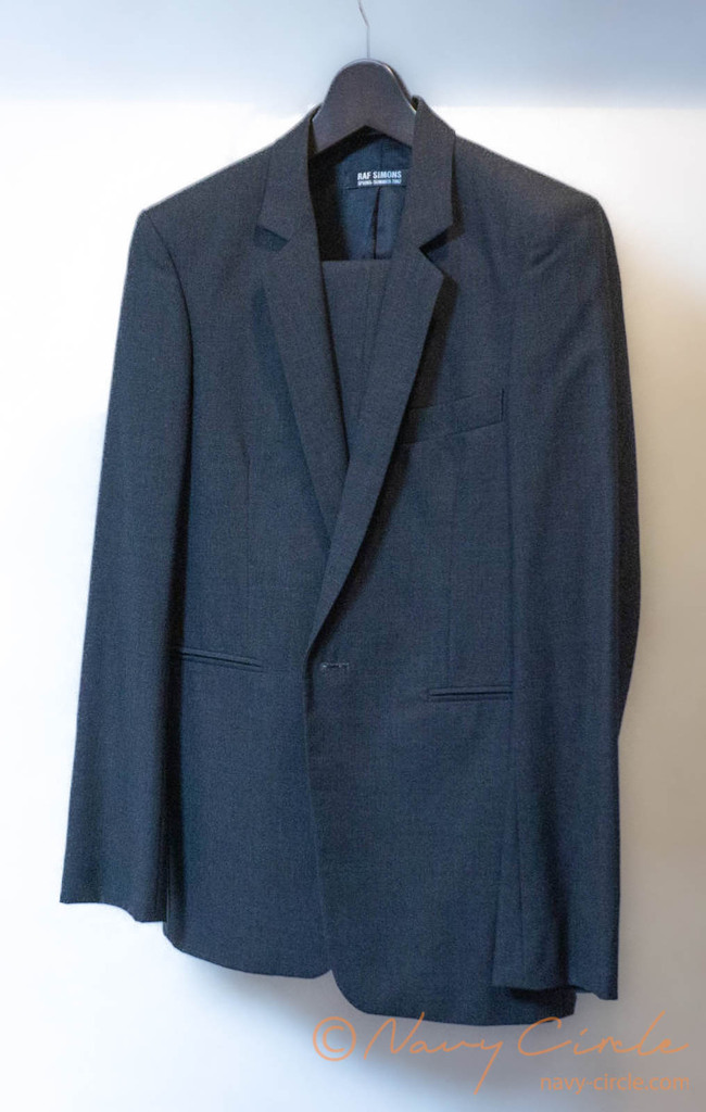 当時Jil Sanderのデザイナーを務めていたRaf Simonsのジャケット