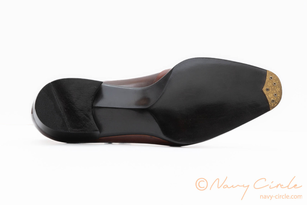 Winson Shoemakerの靴のアウトソール。ロウか何かでツヤツヤな仕上がりとなっている