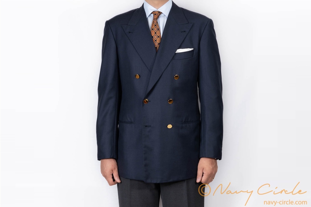 Dormeuil 15.7 4 Plyで仕立てたジャケット