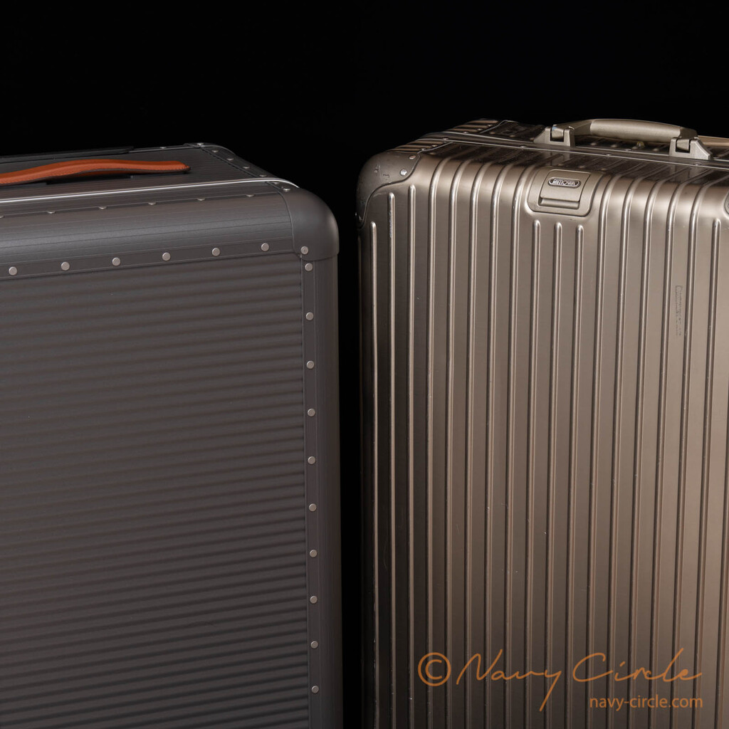 FPMのBank Trunk on Wheels (左) とRimowaのTopas Titanium (右)